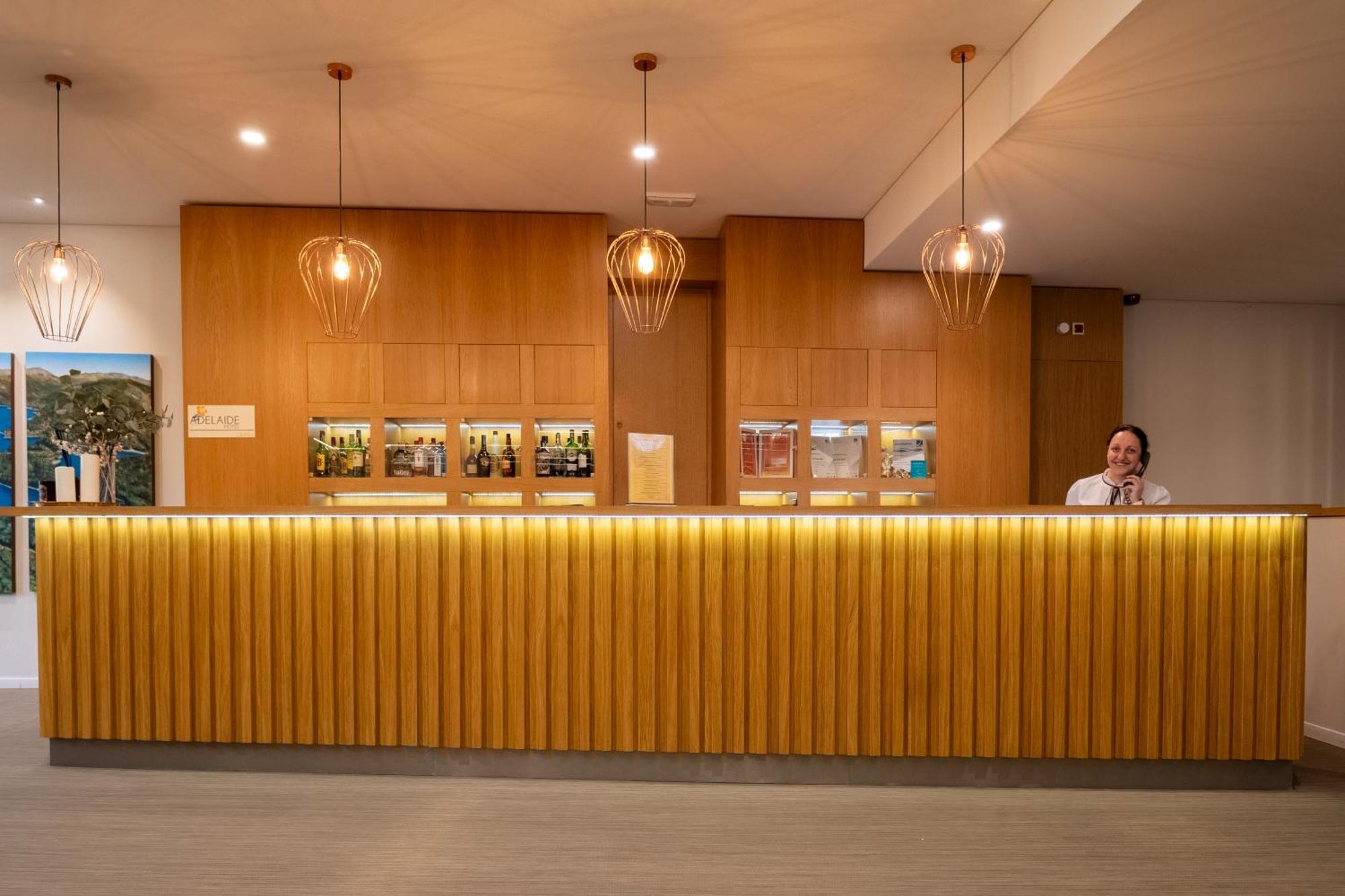 Adelaide Hotel Жереш Екстер'єр фото