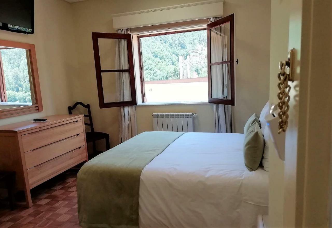 Adelaide Hotel Жереш Екстер'єр фото