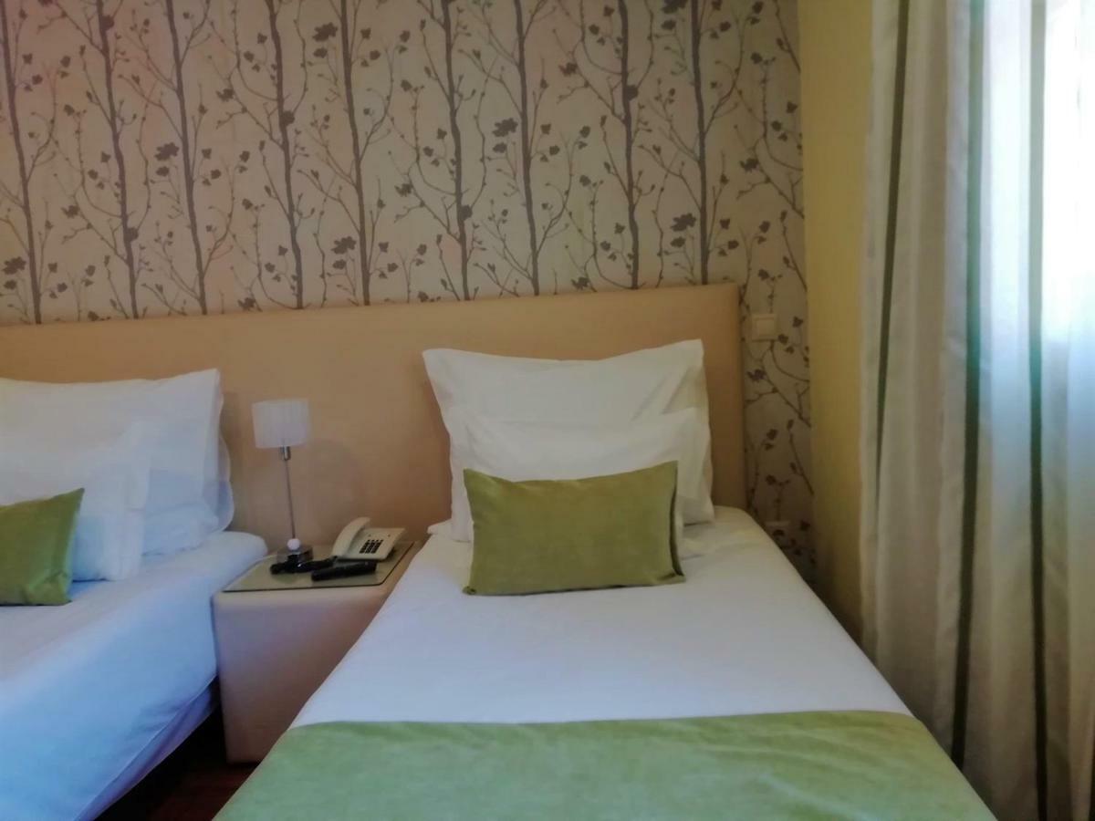 Adelaide Hotel Жереш Екстер'єр фото