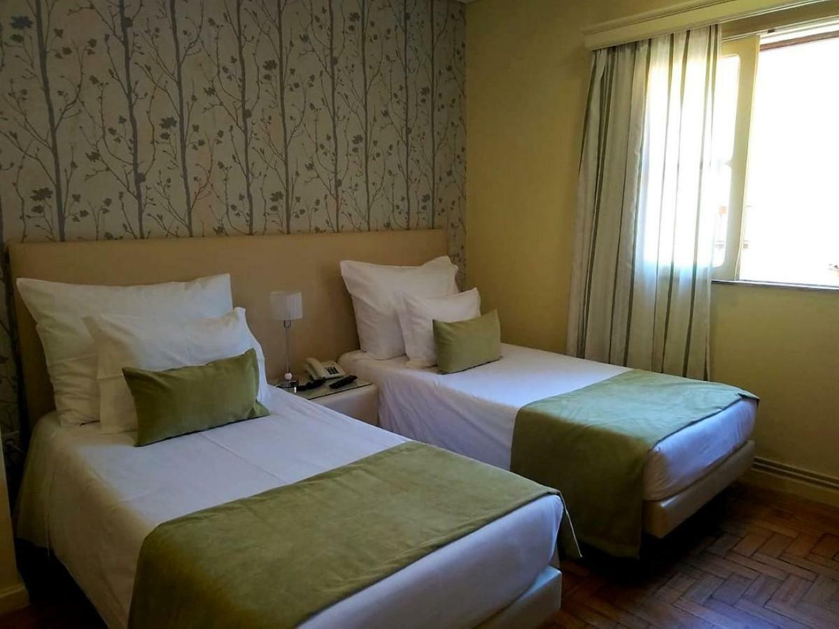 Adelaide Hotel Жереш Екстер'єр фото