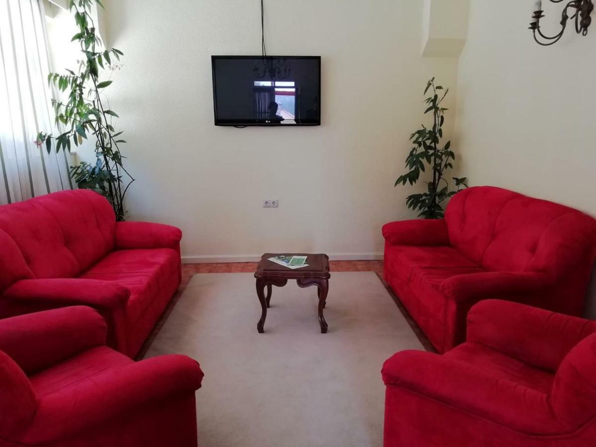 Adelaide Hotel Жереш Екстер'єр фото